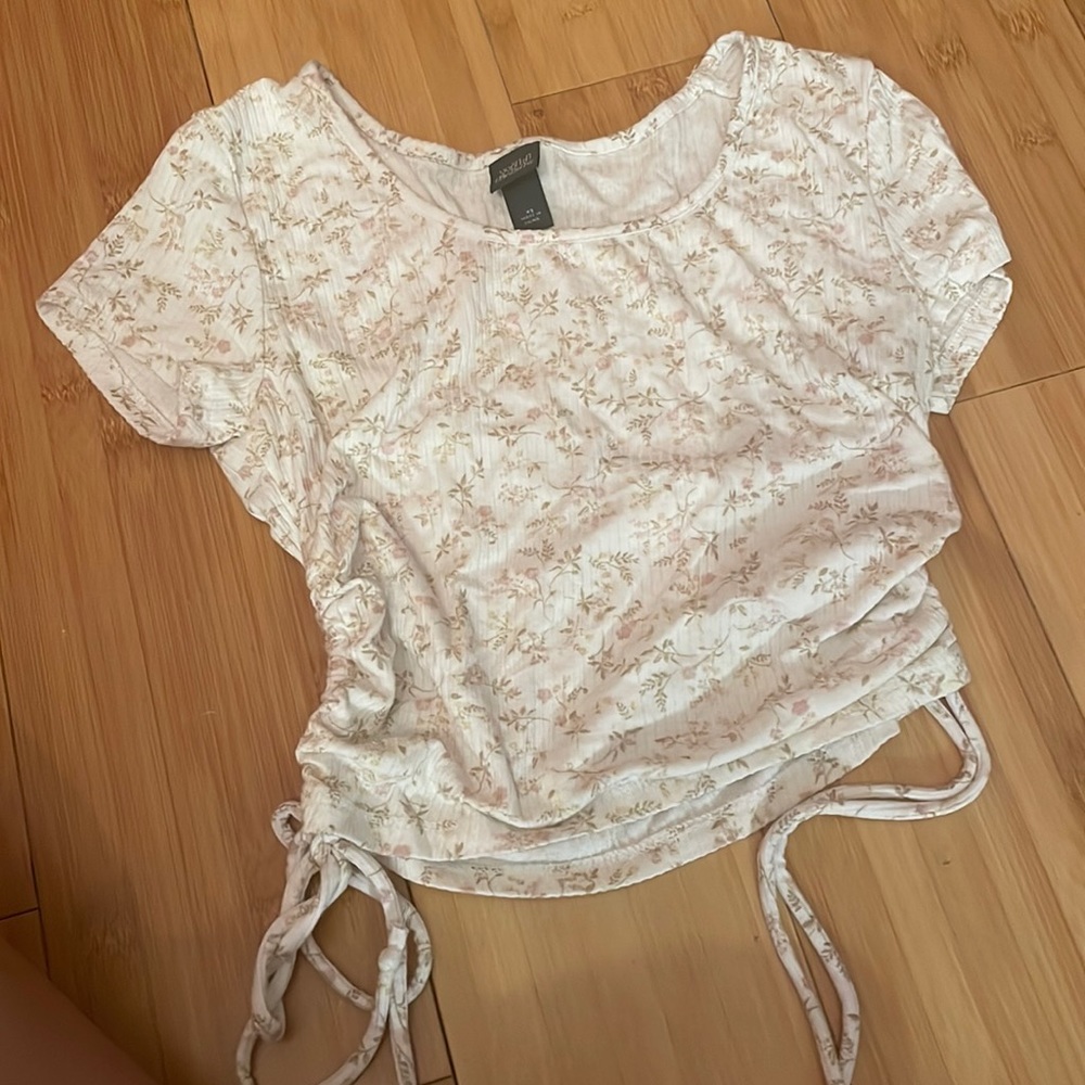 Wild fable xs dainty floral top